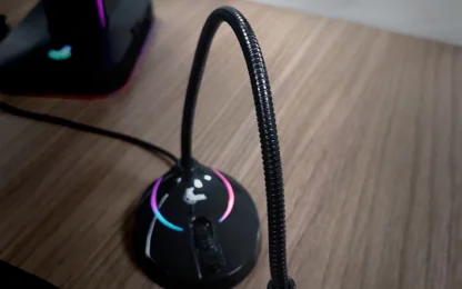 Micrófono Gamer RGB Glisser XTS-680: Ilumina tus partidas con sonido envolvente. - Imagen 3